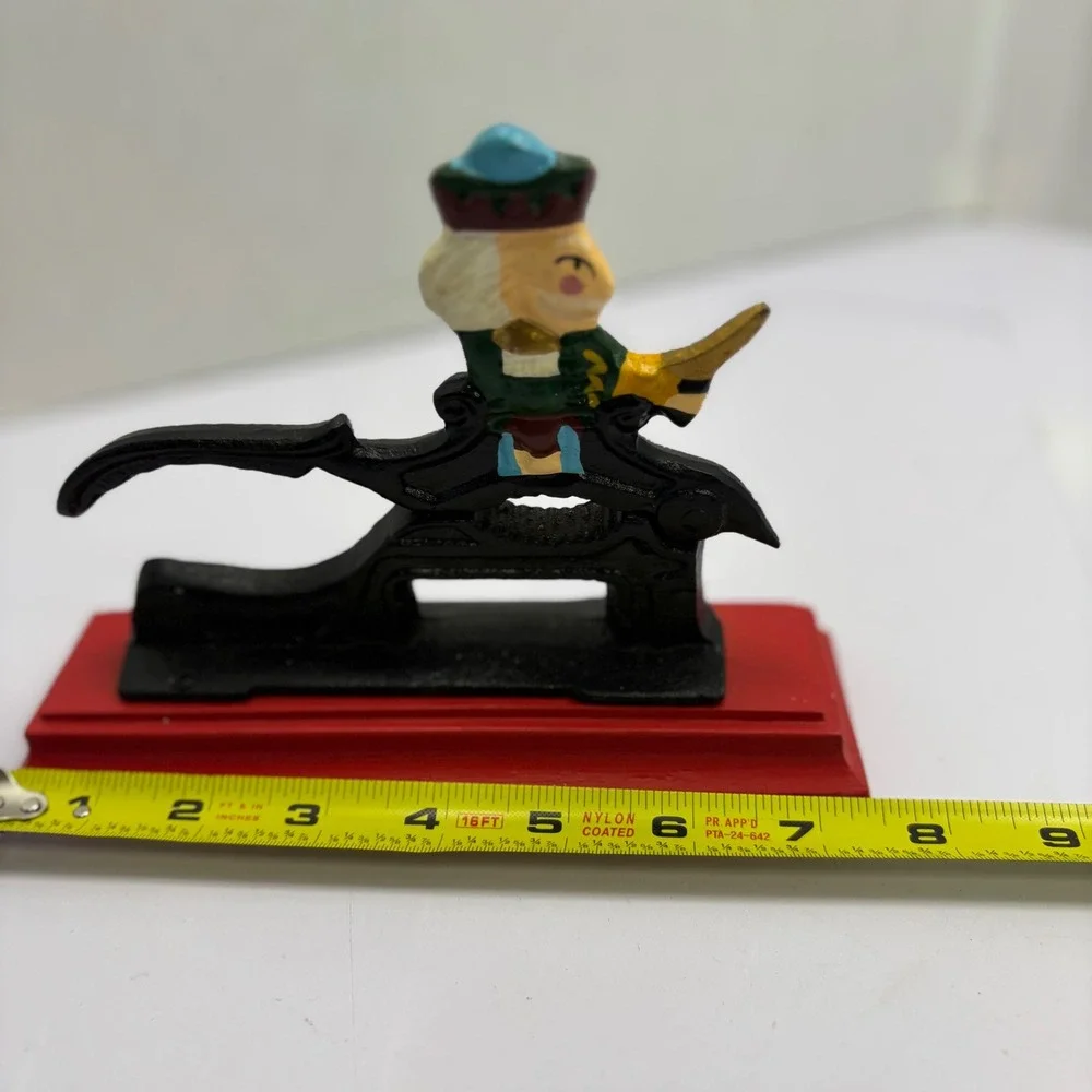 Vintage Cast Iron Soldier Nutcracker Mechanical Lever Action on Red‎ Wood Base